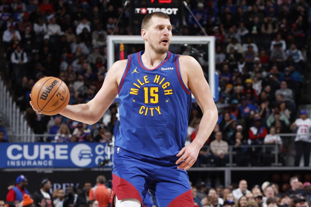 热刺拿下曼城不是大新闻，瓜迪奥拉把自己搞丢了才有意思